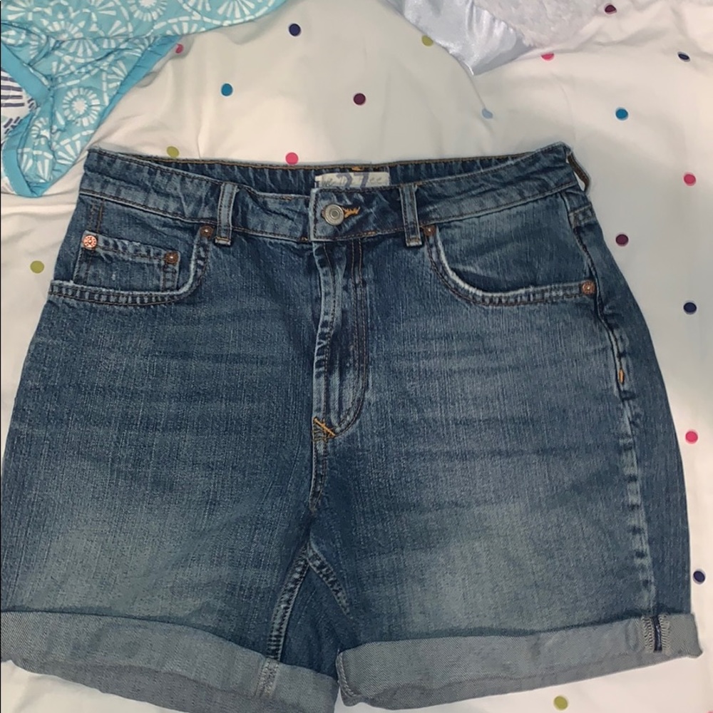 jean shorts!!